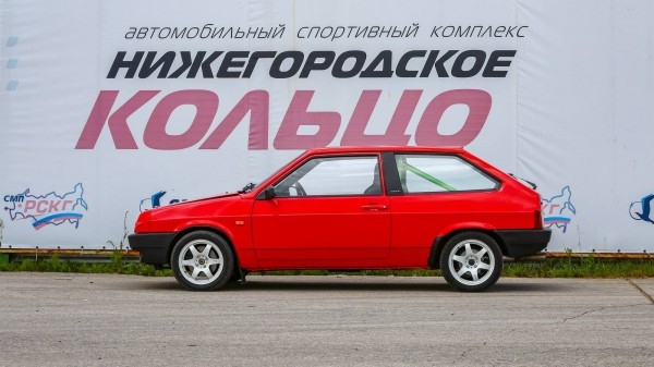 Есть в ней что-то от Ferrari: тюнинг ВАЗ-2108