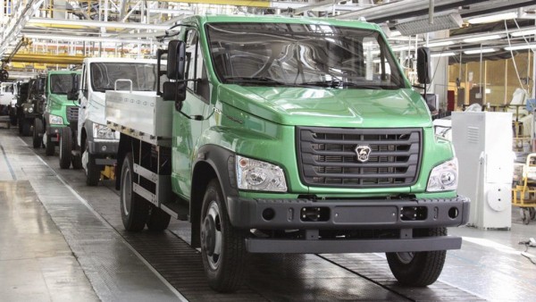 Выпуск легковых авто в России в 1 квартале снизился на 15,8%