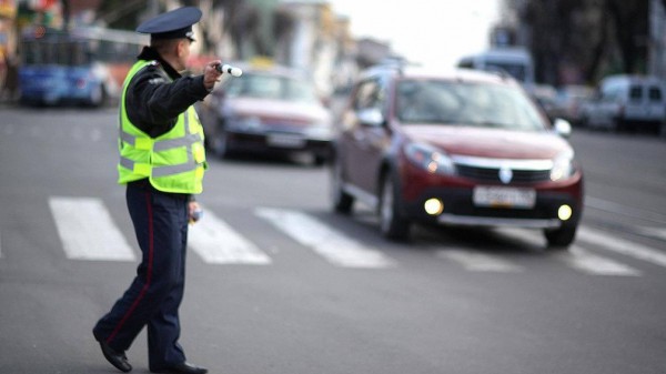 Стало известно, сколько водителей Москвы ездят без пропусков