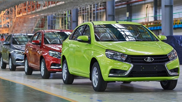 АвтоВАЗ приостановит выпуск машин в Ижевске