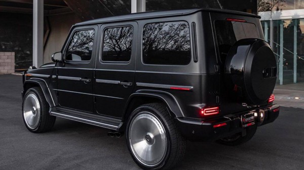 Для нового Mercedes-Benz G 500 созданы абсолютно гладкие диски