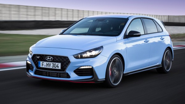 Топ-3 &laquo;зажигалок&raquo; до 2,5 млн рублей