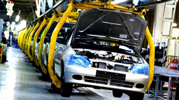 Выпуск легковых авто в России в 1 квартале снизился на 15,8%