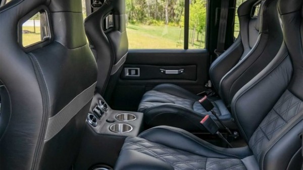 Tesla Model D: необычный тюнинг Land Rover Defender