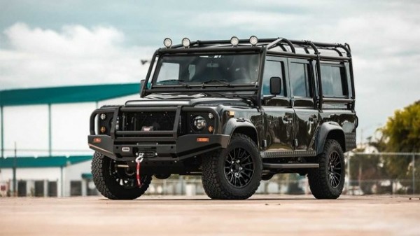 Tesla Model D: необычный тюнинг Land Rover Defender
