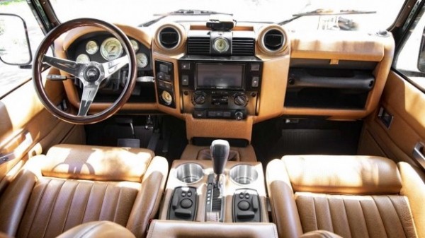 На зависть Лары Крофт: &laquo;сумасшедший&raquo; тюнинг Land Rover Defender