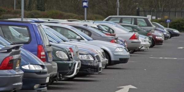 «Аукцион невиданной щедрости»: таможня распродает склад авто
