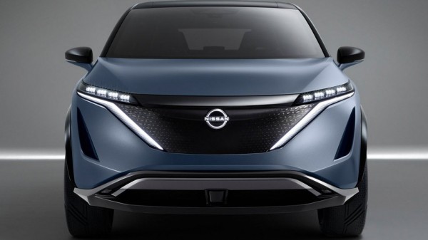В Сети появились изображения серийного кроссовера Nissan Ariya