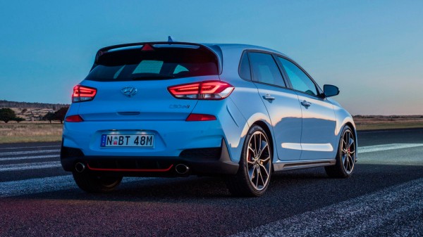 Топ-3 &laquo;зажигалок&raquo; до 2,5 млн рублей