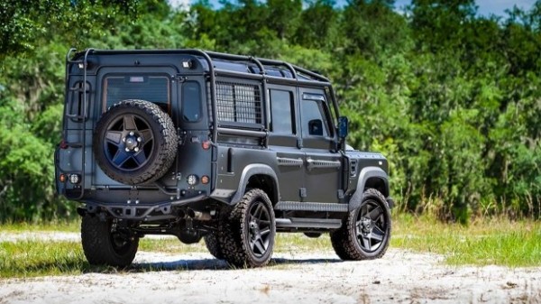 Tesla Model D: необычный тюнинг Land Rover Defender
