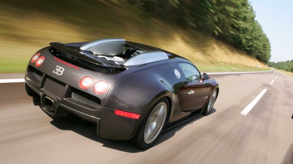 Bugatti Veyron отмечает 15-летний юбилей установления рекорда скорости 