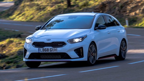 Топ-3 &laquo;зажигалок&raquo; до 2,5 млн рублей