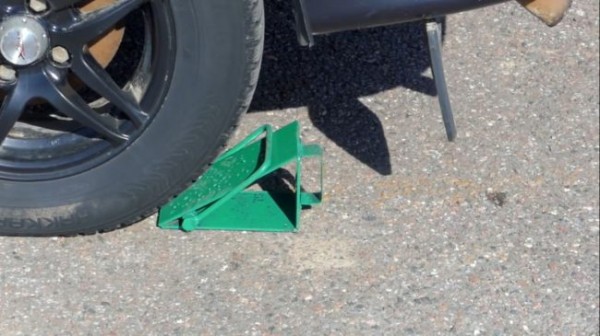 Как правильно снимать колесо с машины