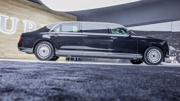 Путин призвал не приобретать иностранные лимузины