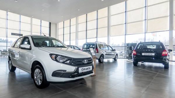 &laquo;АвтоВАЗ&raquo; планирует поднять цены на автомобили LADA