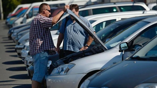 Эксперты рассказали, как сбить цену подержанного авто при покупке