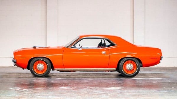 В гараже обнаружен 50-летний Plymouth почти без пробега