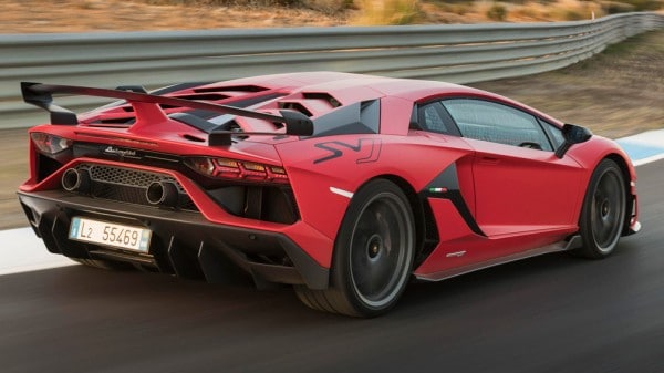 В России отзывают один спорткар Lamborghini Aventador SVJ