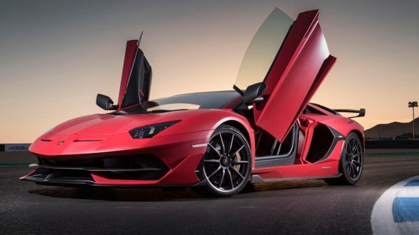 В России отзывают один спорткар Lamborghini Aventador SVJ