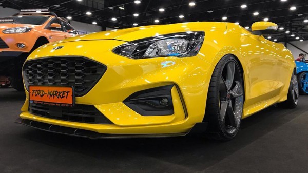 В России Ford Focus превратили в спорткар напоминающий McLaren Elva