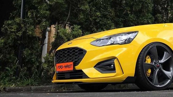 В России Ford Focus превратили в спорткар напоминающий McLaren Elva