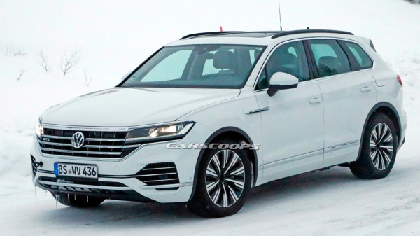Фотошпионы запечатлели гибридный Volkswagen Touareg GTE