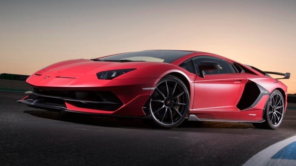 В России отзывают один спорткар Lamborghini Aventador SVJ
