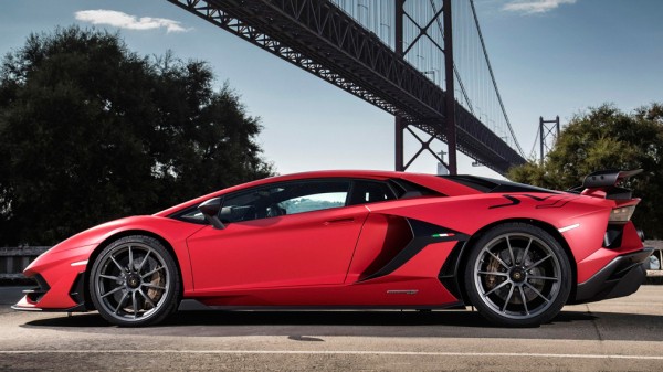 В России отзывают один спорткар Lamborghini Aventador SVJ