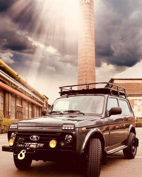 Шумахер купил себе новую &laquo;Ниву&raquo;. Это не шутка!