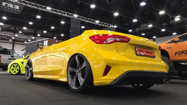 В России Ford Focus превратили в спорткар напоминающий McLaren Elva
