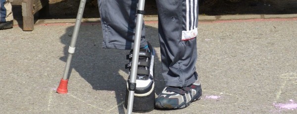 Инвалиды получили трости после вмешательства прокуратуры