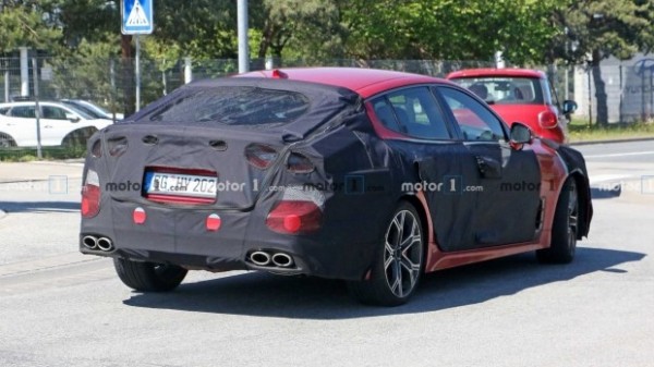 Обновленный KIA Stinger не смог удивить фотошпионов