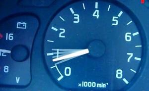 Почему &laquo;плавают&raquo; обороты двигателя на холостом ходу