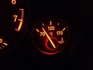 Температура двигателя не поднимается: что делать водителю