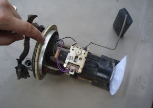 Топливный насос ВАЗ 2110-2112: как выбрать и заменить