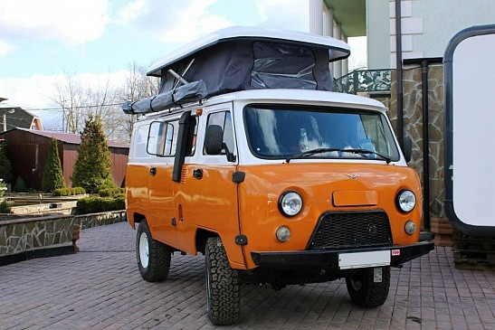 Удлиненную версию Niva показали в Сети