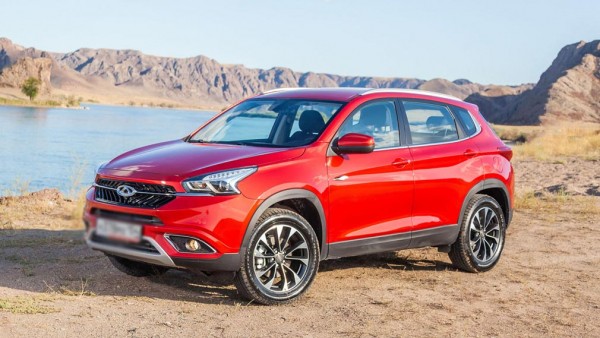 Два кроссовера Chery подорожали в базовых комплектациях