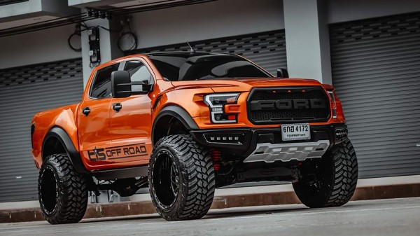 Пикап Ford Ranger превратили в брутальный F-150