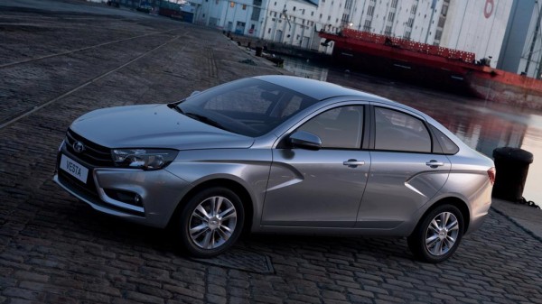 Автомобили Lada дорожают в 2 раза быстрее иномарок