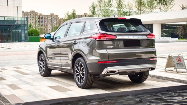 Компания Geely раскрыла подробности о новом Atlas Pro для России