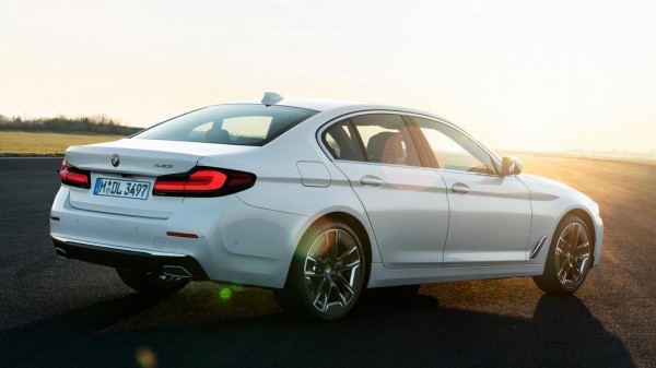 В Сети появились изображения новой BMW M5