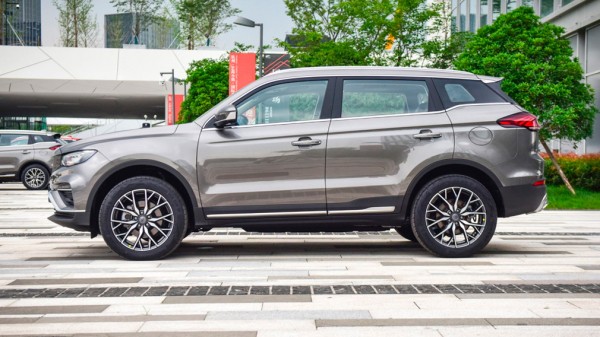 Компания Geely раскрыла подробности о новом Atlas Pro для России