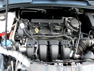 Двигатель автомобиля громко или шумно работает: что делать водителю