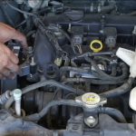 Какие признаки указывают на порванную подушку двигателя