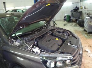 Какое масло лить в двигатель Лада Веста