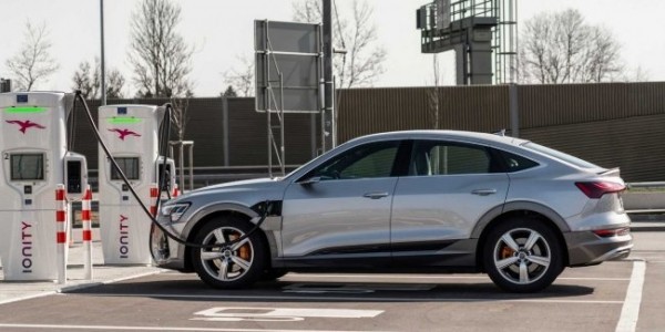 Меньше - не значит хуже, или как в Audi оправдывались за слабые зарядки