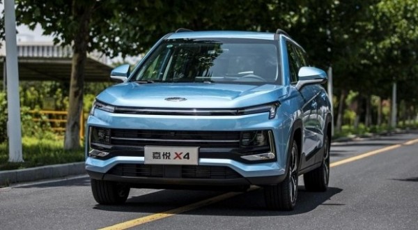 Новый X4 за $10.000: кроссовер от JAC