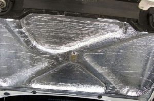 Уменьшение звука двигателя автомобиля в салоне