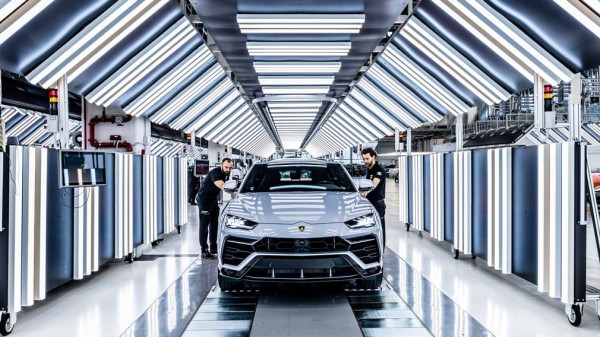Lamborghini выпустили 10-тысячный кроссовер Urus