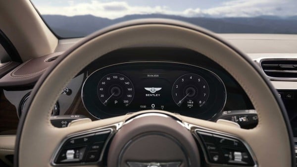 Bentley представила обновленную версию кроссовера Bentayga